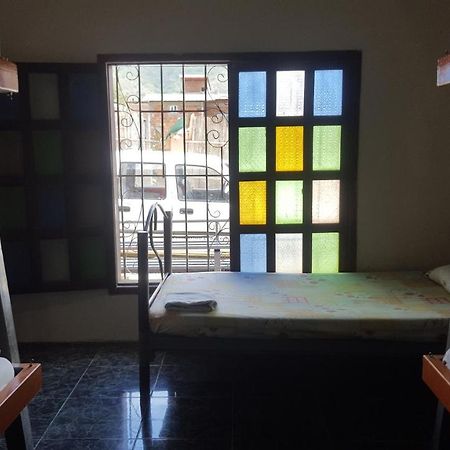 Hospedaje Dannita B&B Jipijapa ภายนอก รูปภาพ